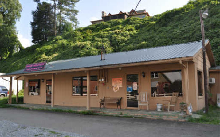 101 W Tennessee Avenue, Mccaysville