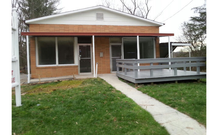 1029 Main Street, Young Harris