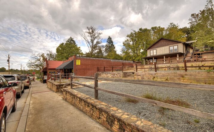 505 E Main Street, Blue Ridge