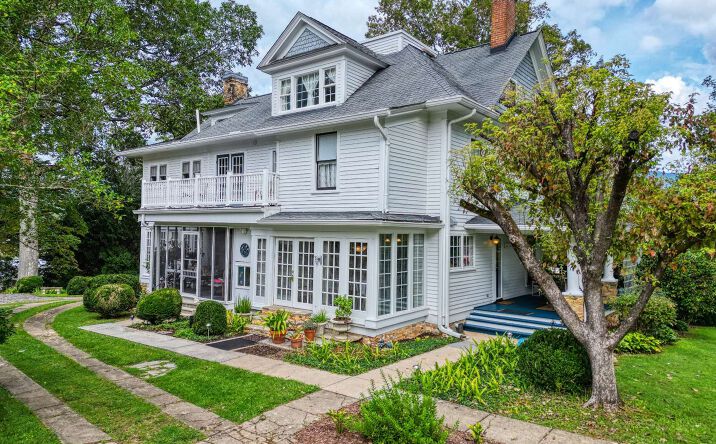 1194 Main Street, Andrews
