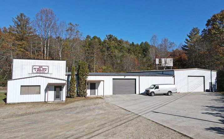 1949 Old Smokey Road, Blairsville