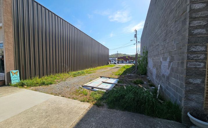 39 Tennessee Street, Murphy