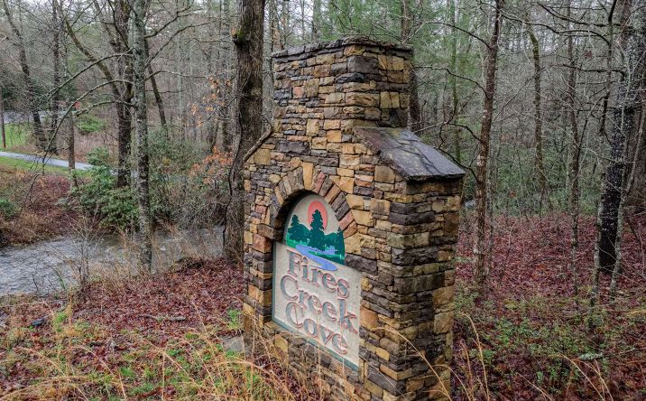 16 Fires Creek Cove Road, Hayesville