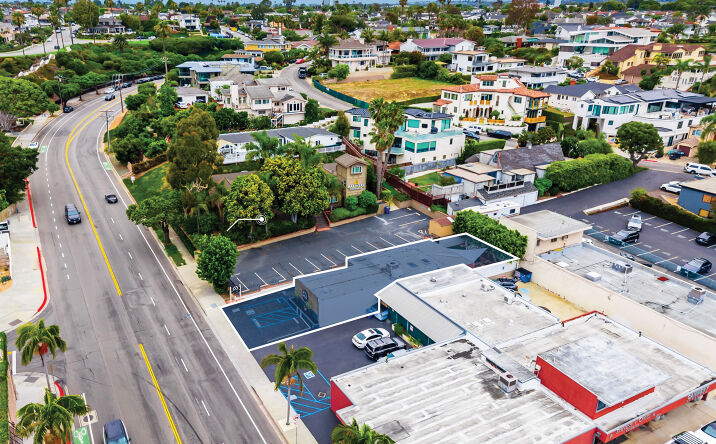 Pictures of Retail, Mixed Use property located at 204 RIVERSIDE AVE, NEWPORT BEACH, CA 92663-4011 for sales - image #1