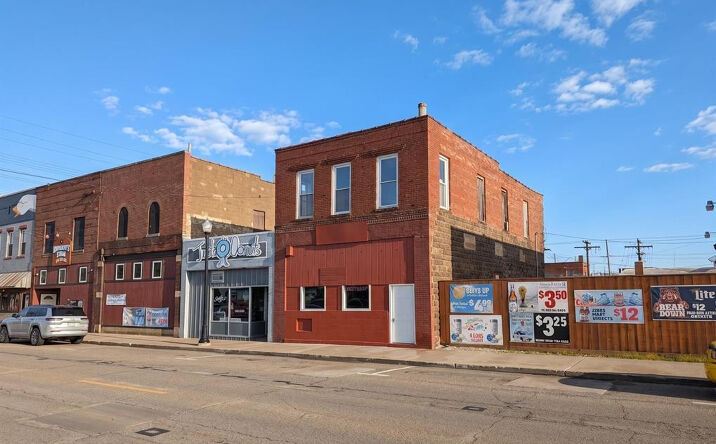 Pictures of Mixed Use, Retail property located at 154 E Elm Street, Canton, IL 61520 for sales - image #1