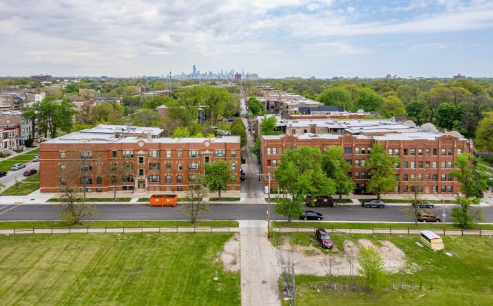 Pictures of Multifamily property located at 352 East 60th Street, Chicago, IL 60637 for sales - image #1