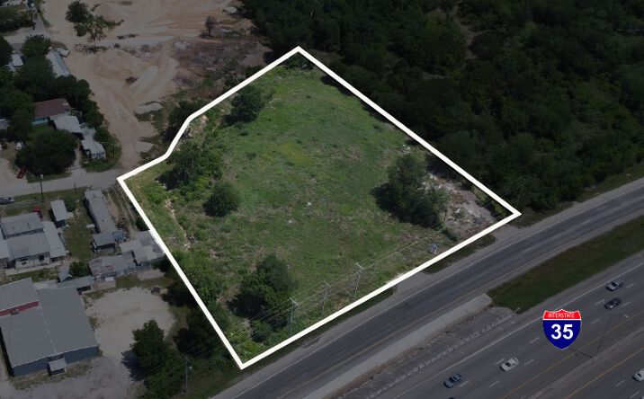 Pictures of Land property located at 5424 Interstate 35, New Braunfels, TX 78132 for sales - image #1