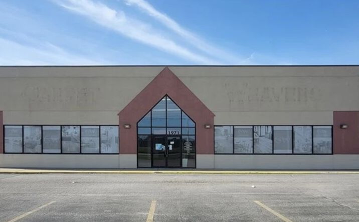Pictures of Retail property located at 1971 East Pershing Road, Decatur, IL 62526 for sales - image #1