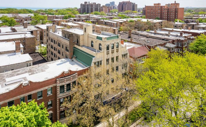 Pictures of Multifamily property located at 6811 South Paxton Avenue, Chicago, IL 60649 for sales - image #1