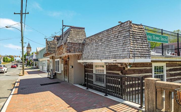 Pictures of Retail property located at 325 S Main St, Woodstock, VA 22664 for sales - image #1