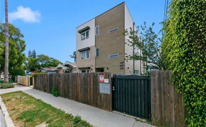 Pictures of Multifamily property located at 961 N St Andrews, Los Angeles, CA 90038 for sales - image #1