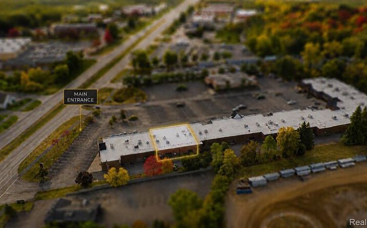 Pictures of Retail property located at 1188 South Lapeer Road, Lake Orion, MI 48360 for sales - image #1