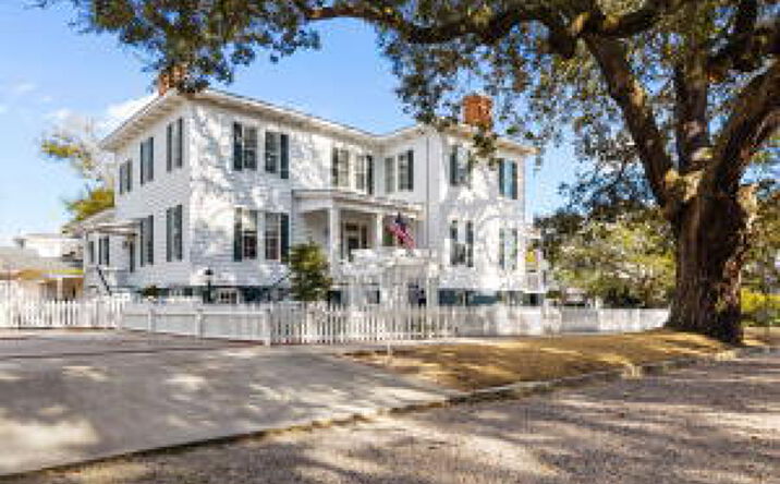 Pictures of Retail, Office property located at 301 E Bay St, BLNG SPG LKS, NC 28461 for sales - image #1