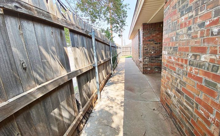 Pictures of Multifamily property located at 532 N Clinton Ave, Lubbock, TX 79416 for sales - image #1