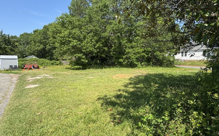 Pictures of Multifamily, Office, Land property located at 2001 S York Rd, Gastonia, NC 28052 for sales - image #1