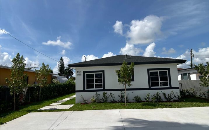 Pictures of Multifamily property located at 855-857 SW 1 St, Florida City, FL 33130 for sales - image #1