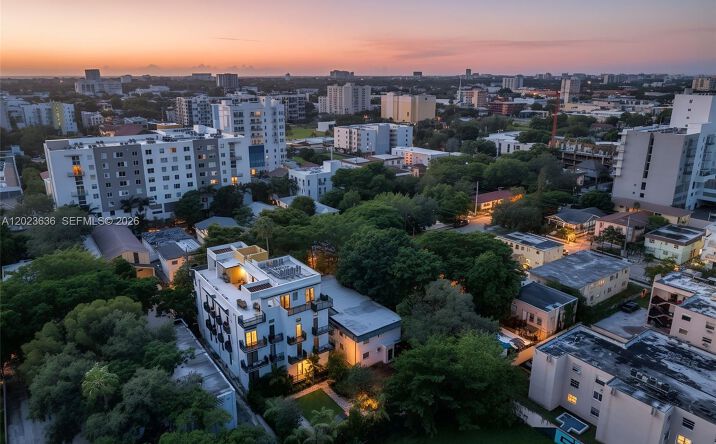 Pictures of Multifamily, Office property located at 641 NW 2nd St, Miami, FL 33128 for sales - image #1