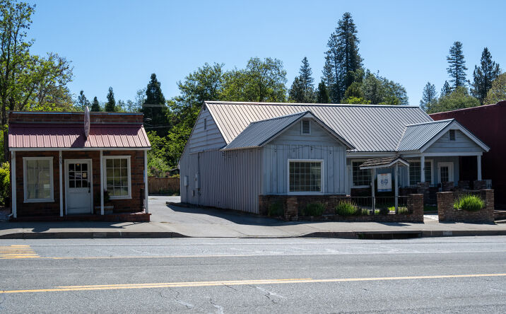 Pictures of Office, Retail property located at 611 Main St, Weaverville, CA 96093 for sales - image #1