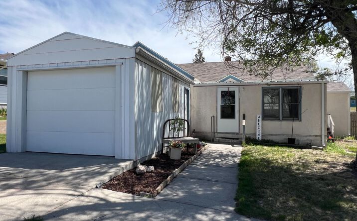 Pictures of Office property located at 233 N Baker St, Hay Springs, NE 69347 for sales - image #1