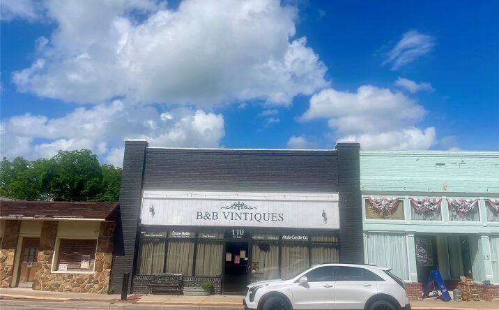 Pictures of Mixed Use, Retail property located at 110 N Lee Street, Fort Gibson, OK 74434 for sales - image #1