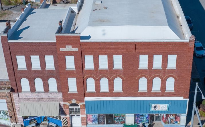 Pictures of Mixed Use property located at 402 W Main Street, Henryetta, OK 74437 for sales - image #1