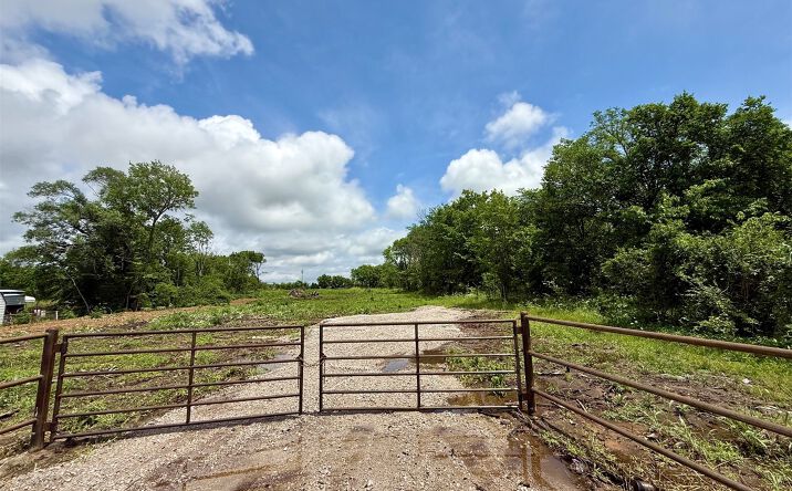 Pictures of Land property located at 6923 N Pittsburg Avenue, Tulsa, OK 74117 for sales - image #1