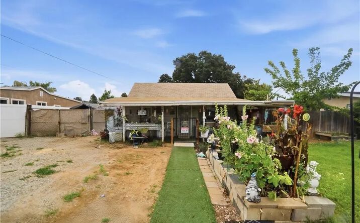 Pictures of Multifamily property located at 1270 Michigan, Beaumont, CA 92223 for sales - image #1