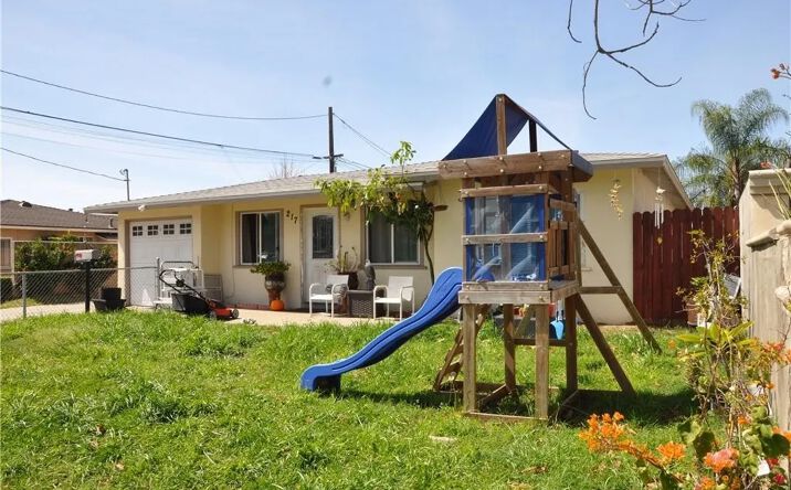 Pictures of Multifamily property located at 217 S Vernon, Azusa, CA 91702 for sales - image #1