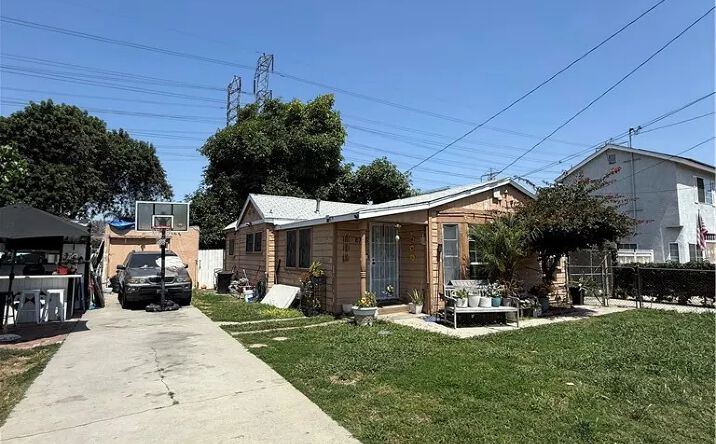 Pictures of Multifamily property located at 6725 Toler Ave, Bell Gardens, CA 90201 for sales - image #1