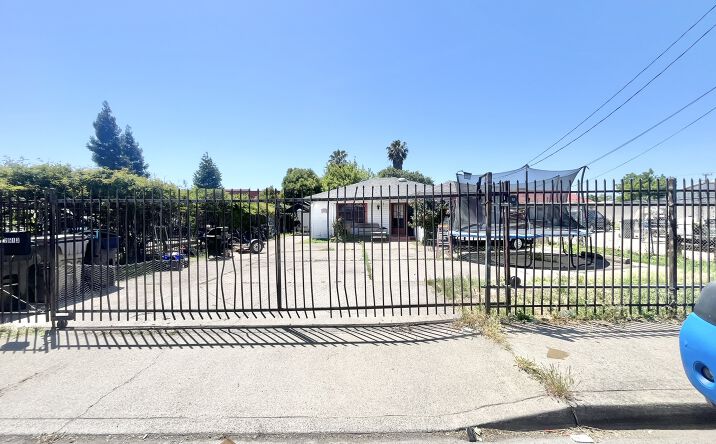Pictures of Retail, Multifamily, Industrial property located at 2513 CONNIE DR, SACRAMENTO, CA 95815-2809 for sales - image #1