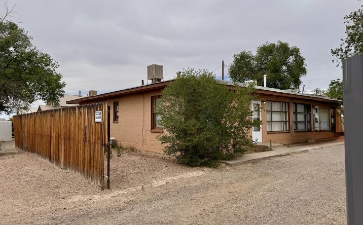 Pictures of Multifamily property located at 914 WALNUT Drive A B C D, Farmington, NM 87401 for sales - image #1