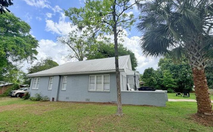 Pictures of Special Purpose property located at 4432 Davis Street, Marianna, FL 32446 for sales - image #1