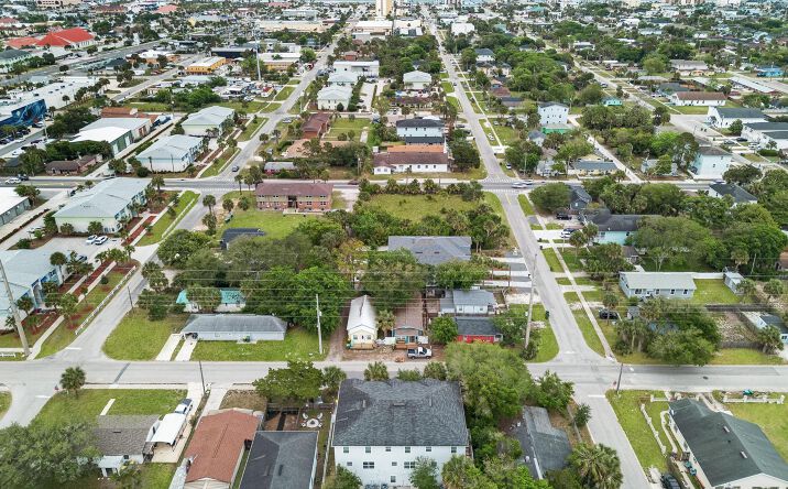 Pictures of Multifamily, Land property located at 124 & 128 S 10TH Street, Jacksonville Beach, FL 32250 for sales - image #1