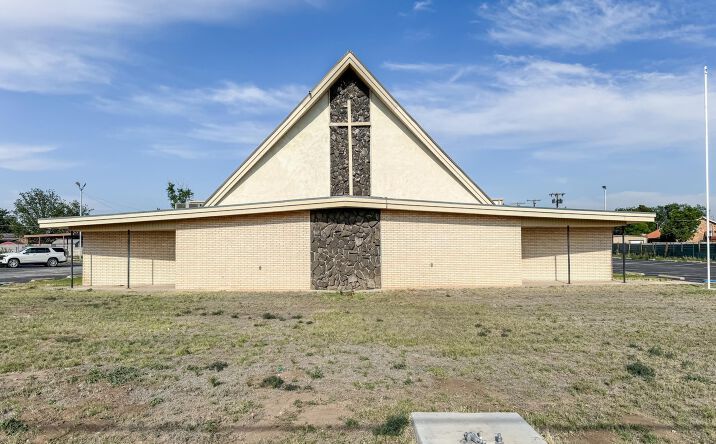 Pictures of Special Purpose property located at 2714 N Dal Paso Street, Hobbs, NM 88240 for sales - image #1