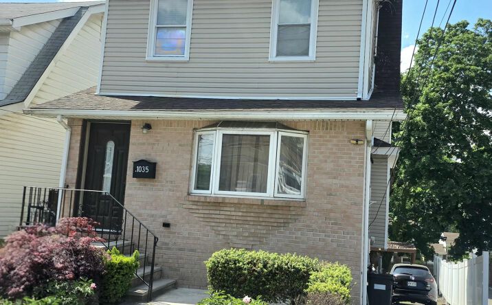 Pictures of Multifamily property located at 1035 Victory Boulevard, Staten Island, NY 10301 for sales - image #1