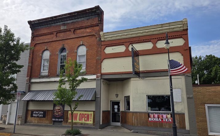 Pictures of Business for Sale, Office, Retail property located at 526 E Main Street, Edmore, MI 48829 for sales - image #1