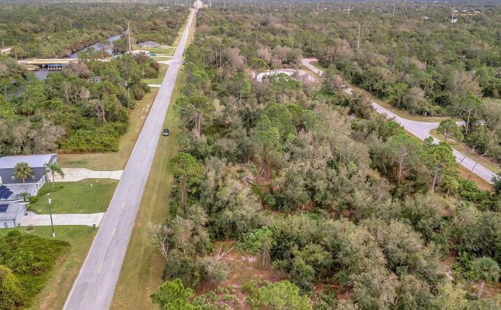 Pictures of Land property located at 21035 Hillsborough Boulevard, Port Charlotte, FL 33954 for sales - image #1