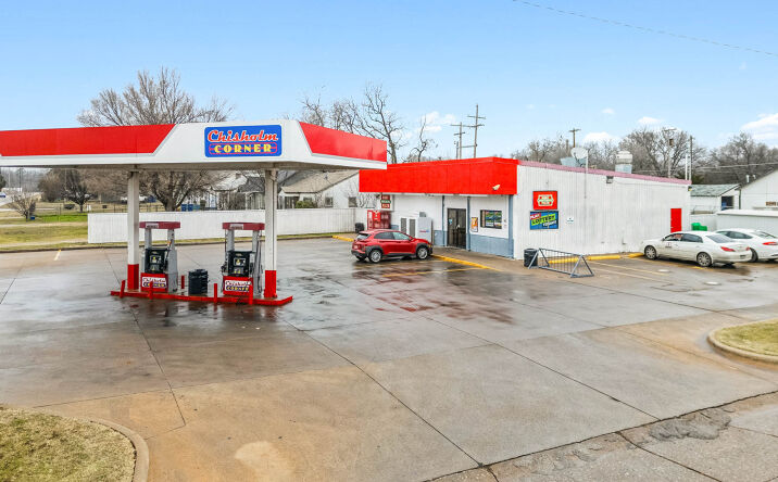Pictures of Retail property located at 211 East Chestnut Avenue, Duncan, OK 73533 for sales - image #1