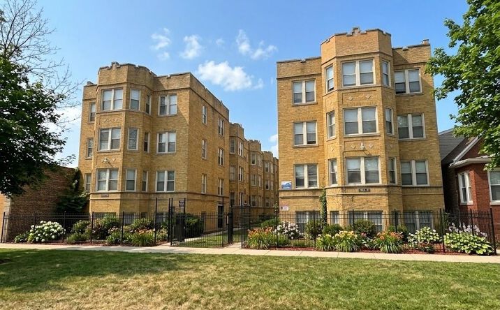 Pictures of Multifamily property located at 7042 S Michigan Ave, Chicago, IL 60637 for sales - image #1
