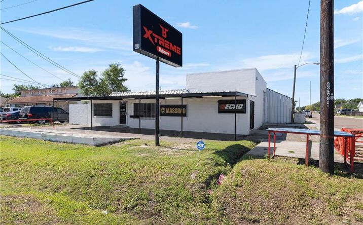 Pictures of Retail property located at 1006 SW Expressway 83, Penitas, TX 78576 for sales - image #1