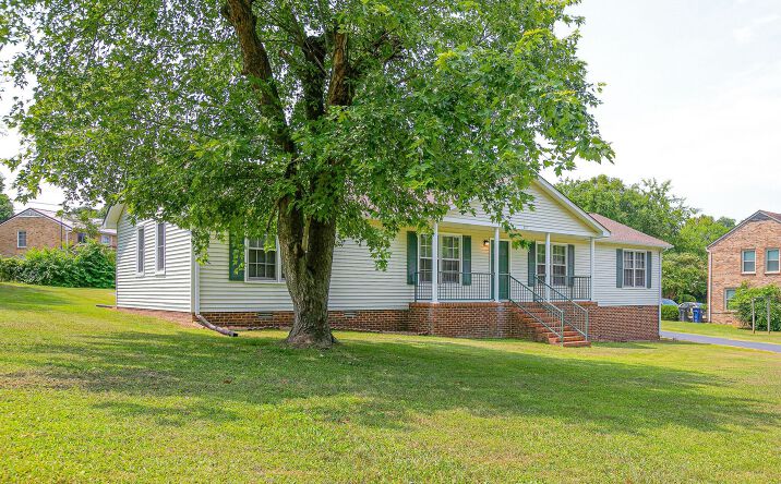 Pictures of Retail, Multifamily property located at 517 Woods Dr, Columbia, TN 38401 for sales - image #1