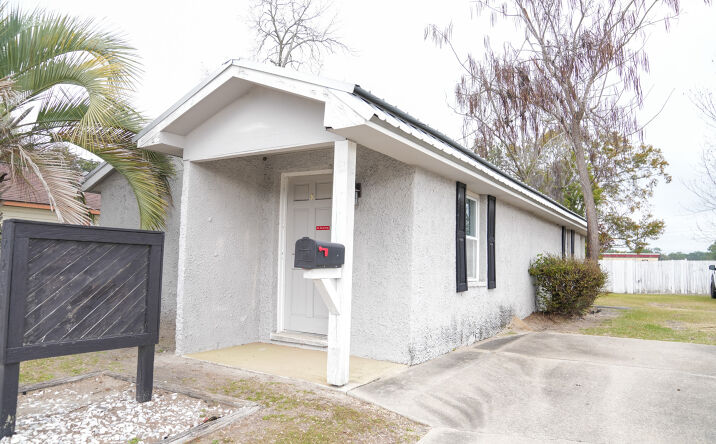 Pictures of Retail, Office, Mixed Use property located at 725 Knight Avenue, Waycross, GA 31501 for sales - image #1