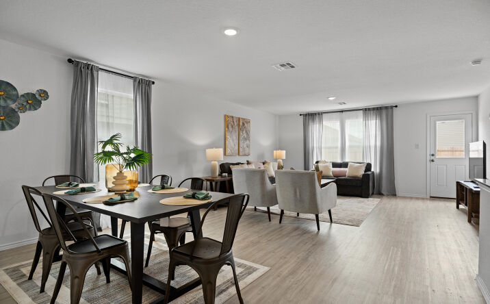 Pictures of Multifamily property located at 712 OPOSSUM TR, NEW BRAUNFELS, TX 78132-0231 for sales - image #1