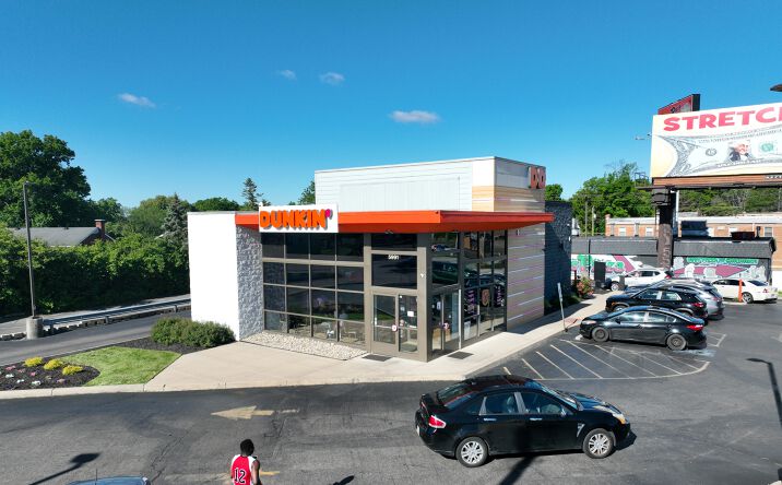 Pictures of Retail property located at 5991 GLENWAY AVE, CINCINNATI, OH 45238-2040 for sales - image #1