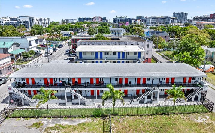 Pictures of Multifamily property located at 1829 NW 2nd Ct, Miami, FL 33136 for sales - image #1