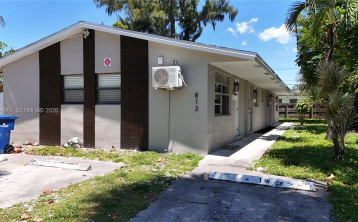 Pictures of Multifamily property located at 813 SW 29th St, Fort Lauderdale, FL 33315 for sales - image #1