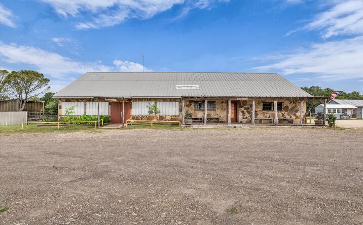 Pictures of Retail, Business for Sale property located at 4553 Lake Felton Parkway, Waco, TX 76705 for sales - image #1