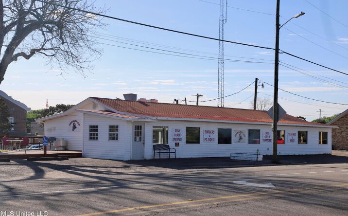 Pictures of Retail, Industrial property located at 127 N Magnolia Drive, Wiggins, MS 39577 for sales - image #1