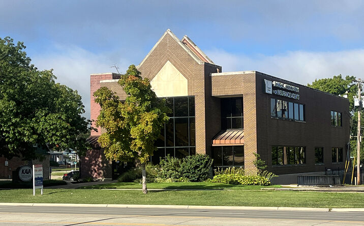 Pictures of Office property located at 815 SW TOPEKA BLVD, TOPEKA, KS 66612-1672 for sales - image #1