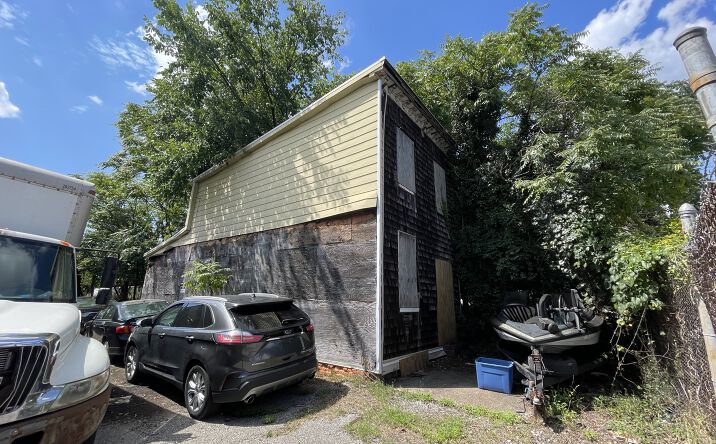 Pictures of Industrial property located at 331 S ELLAMONT ST, BALTIMORE, MD 21229-3803 for sales - image #1